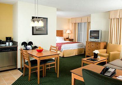 Hotel Carlisle & Embers Convention Center Экстерьер фото