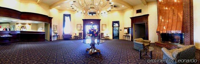 Hotel Carlisle & Embers Convention Center Интерьер фото