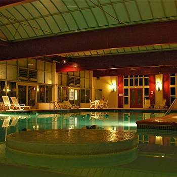 Hotel Carlisle & Embers Convention Center Удобства фото